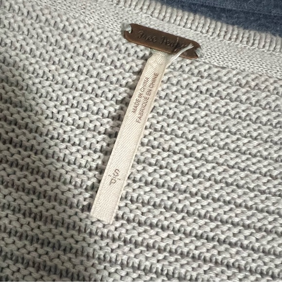 Free People La Brea v-neck knit light gray sweater - Picture 5 of 5